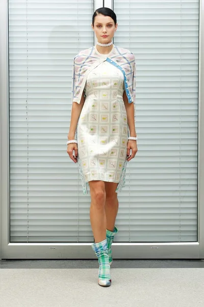 Look 18